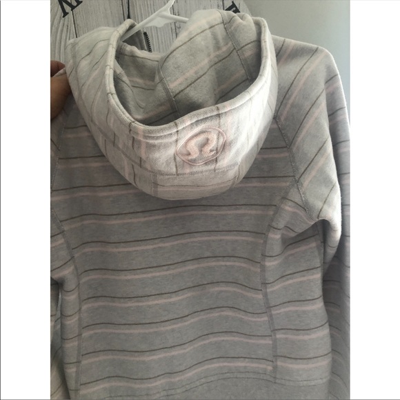 Lululemon Scuba Hoodie Size 8 - Picture 2 of 3